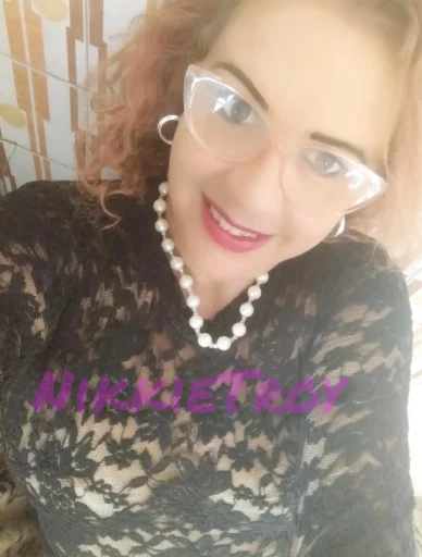 Nikkie Troy