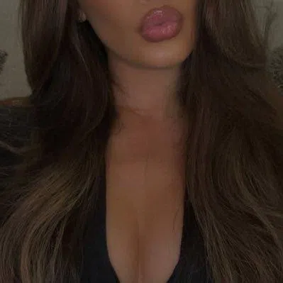 petite brunette