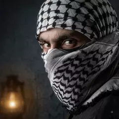 الفحل الملثم