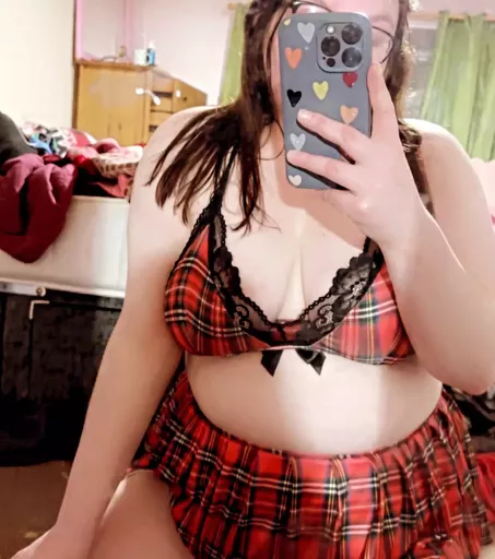 Sara tiny